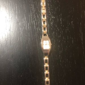 Fossil F2 Women’s Wrist Watch